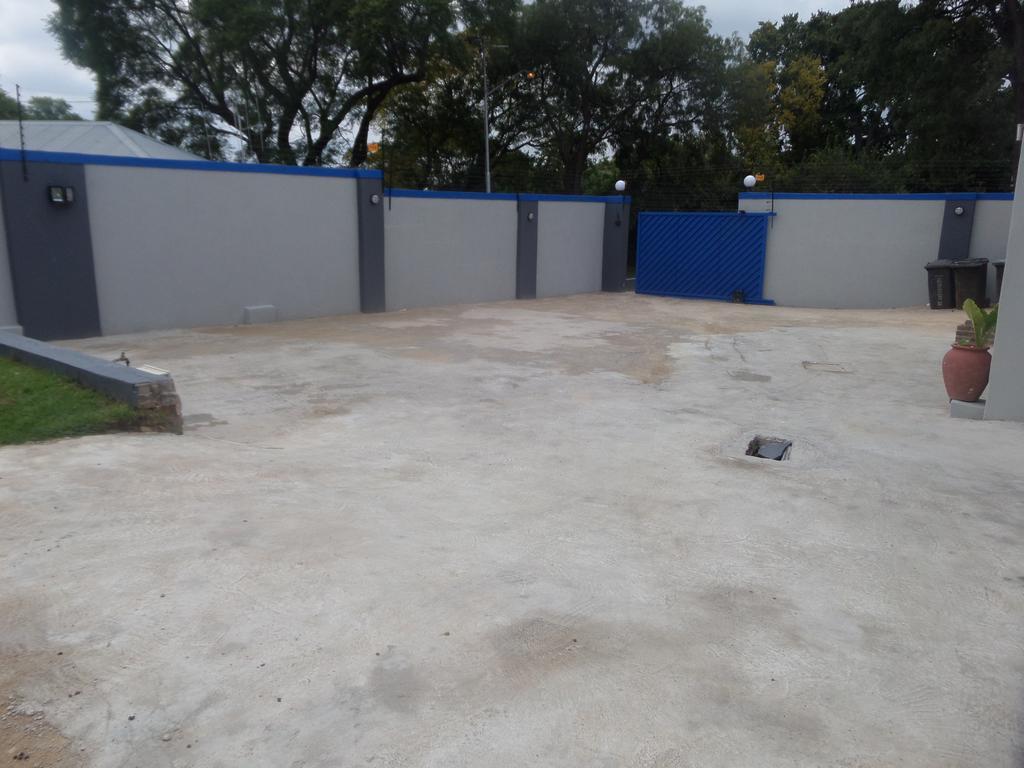 Tshedza Guest House Pretoria Bagian luar foto