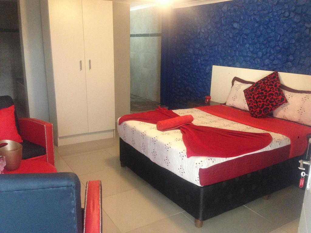 Tshedza Guest House Pretoria Bagian luar foto